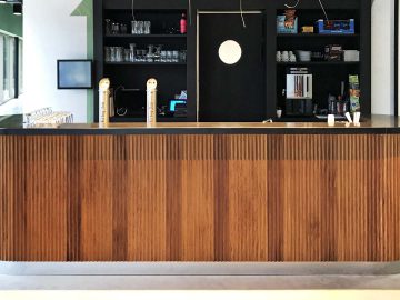 bar iroko hout kantine