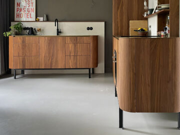 klassieke houten keuken met ronde hoeken